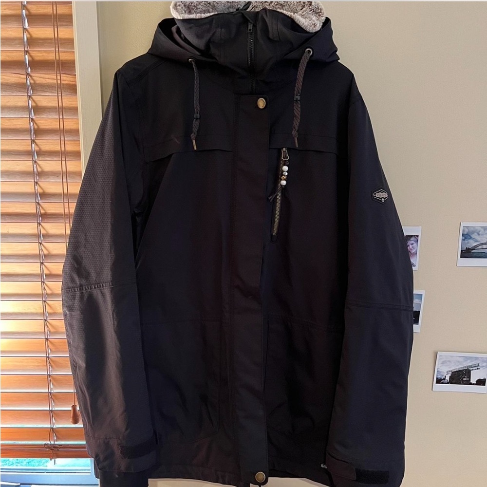 Black 686 ski/snowboard jacket